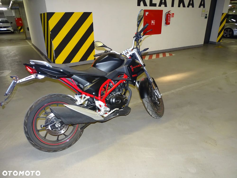 Junak Inny - 1