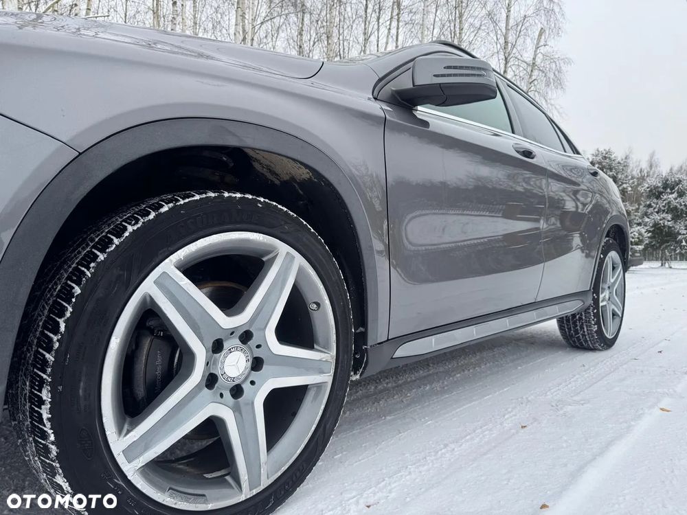 Mercedes-Benz GLA 250 4Matic 7G-DCT AMG Line - 13