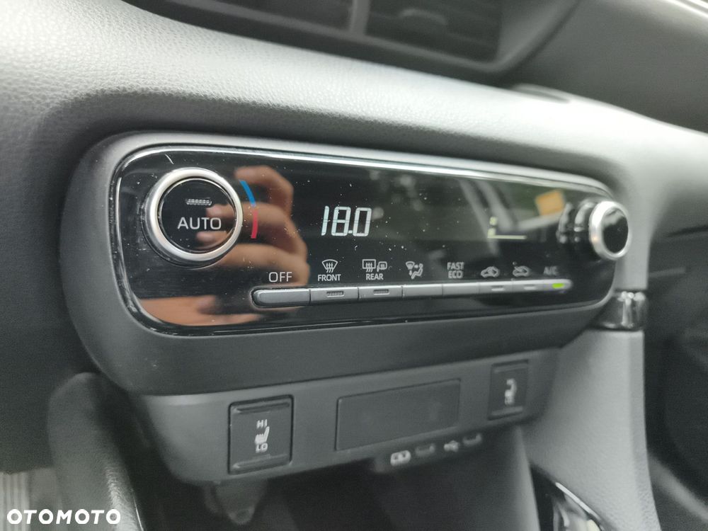 Toyota Yaris Hybrid 1.5 Style - 27