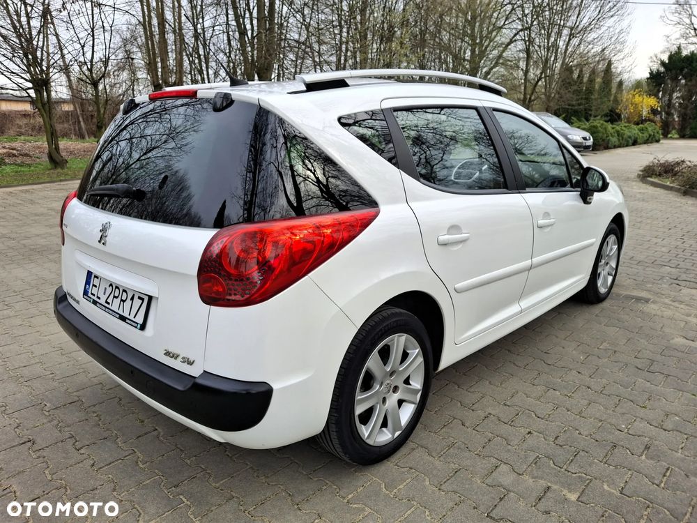 Peugeot 207 1.6 Premium - 6