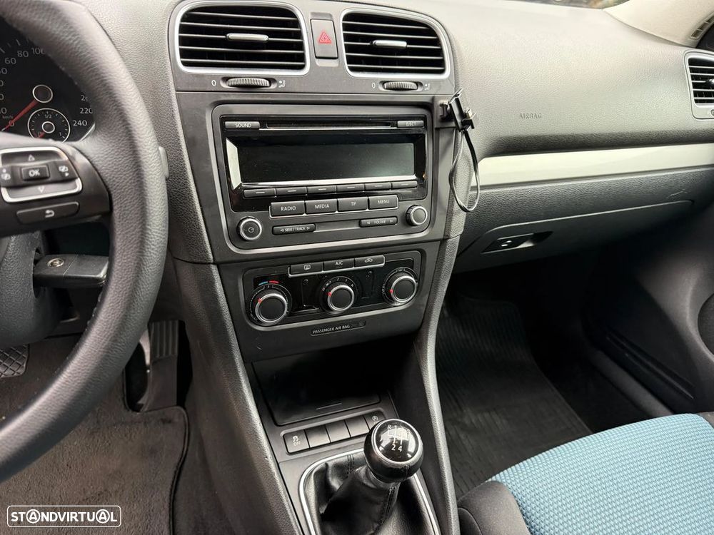 VW Golf 1.6 TDi Confortline - 11
