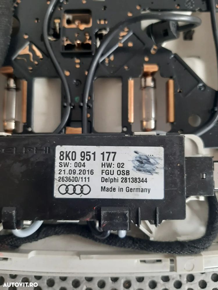 Plafoniera Audi Q5 SQ5 8TBF 8K - Dezmembrari Arad - 9