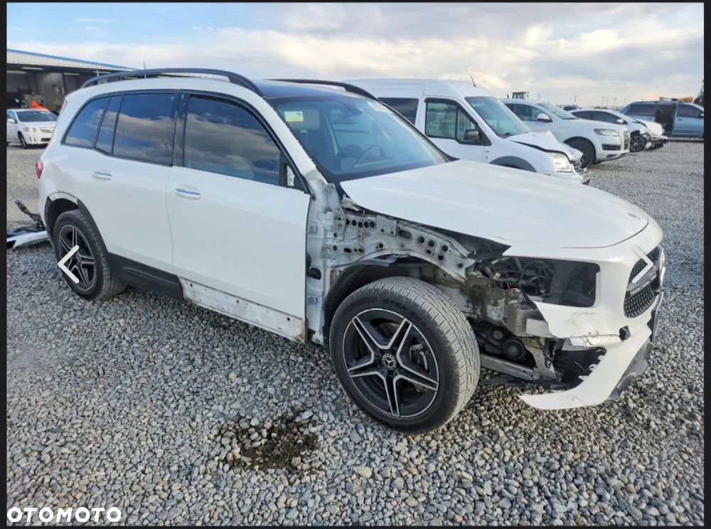Mercedes-Benz GLB - 17