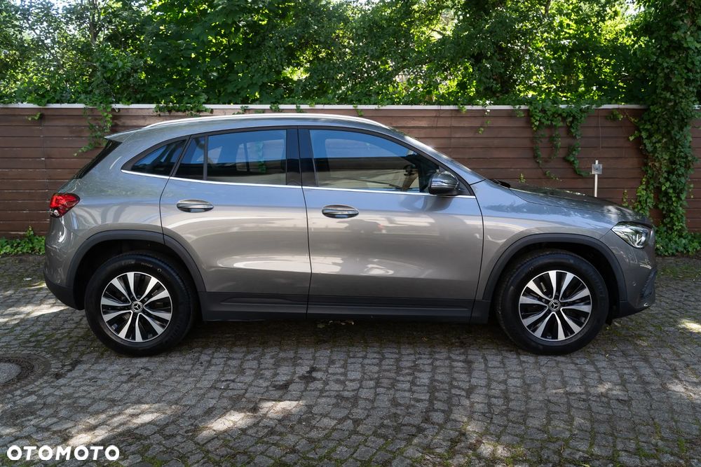 Mercedes-Benz GLA 200 Business Edition - 14