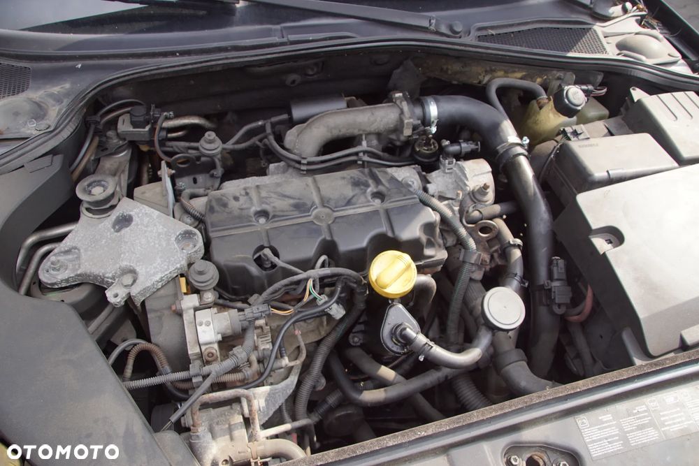 Auto na części - Renault Laguna II Lift 1.9 DCI 110 KM F9Q674 PK6068 TEB66 2005R Silnik Skrzynia Drzwi Maska Błotnik Zderzak Klapa Lampa Lusterko Klamka Szyba Deska Kokpit Sterownik Moduł Czujnik Licznik Wyświetlacz Panel Kierownica - 18