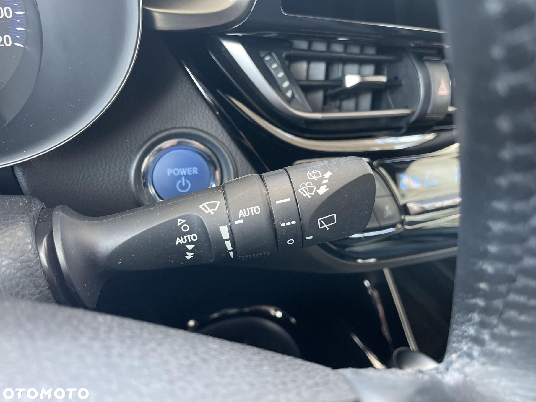 Toyota C-HR - 23