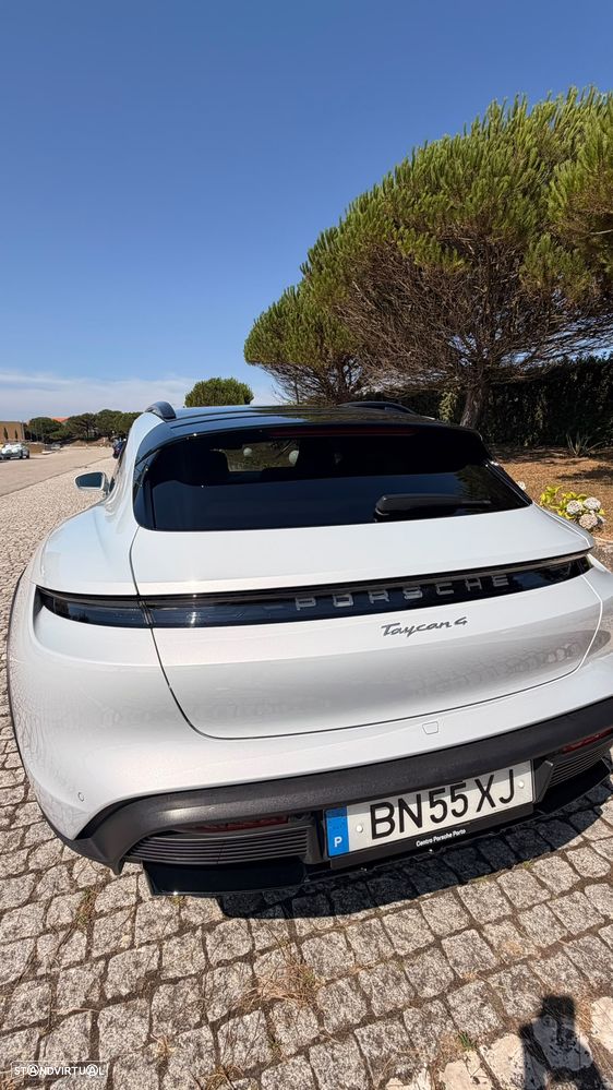 Porsche Taycan Cross Turismo 4 - 10
