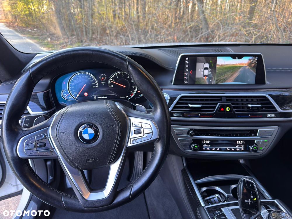 BMW Seria 7 750i xDrive - 5