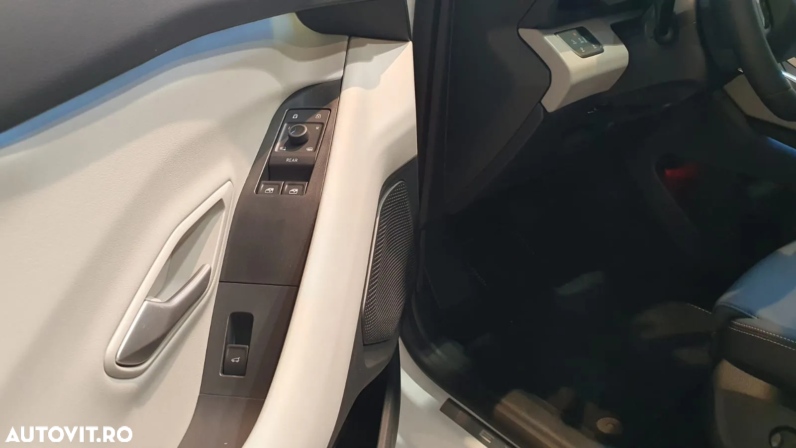 Ford Explorer RWD 77 kWh Extended Range Premium - 8