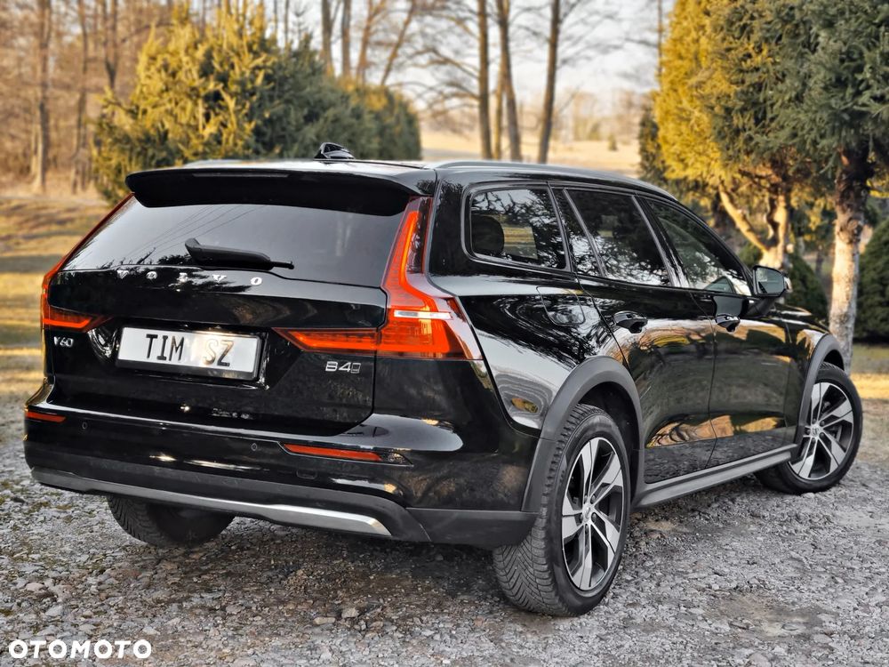 Volvo V60 Cross Country B4 D AWD Ultimate - 14
