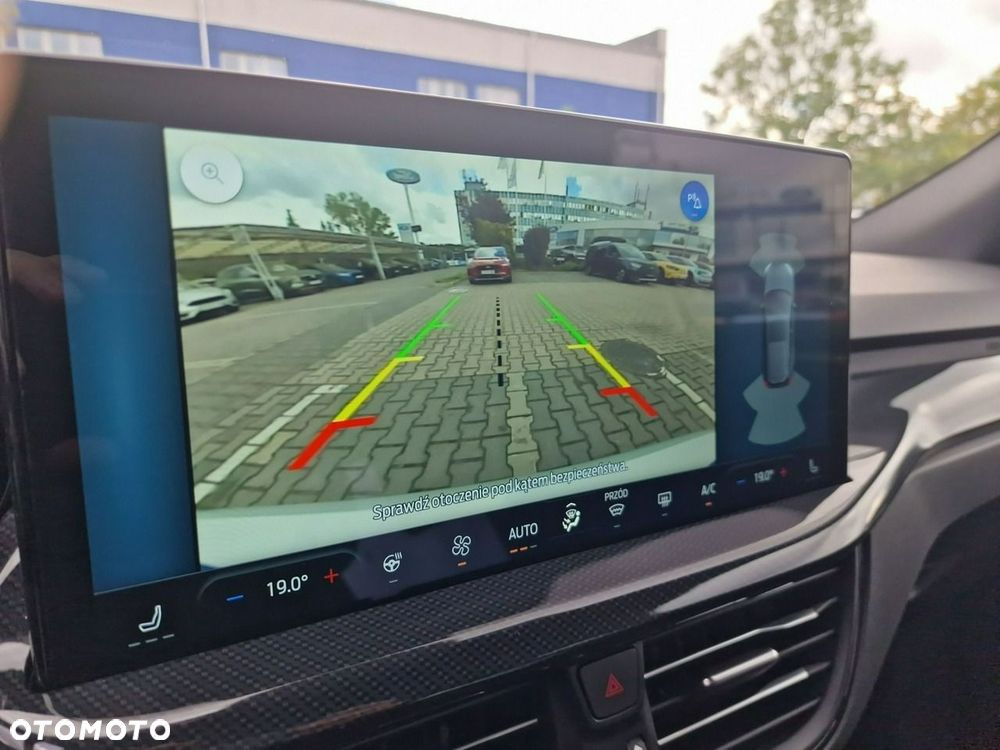 Ford Focus 1.0 EcoBoost Hybrid ST-LINE X - 26