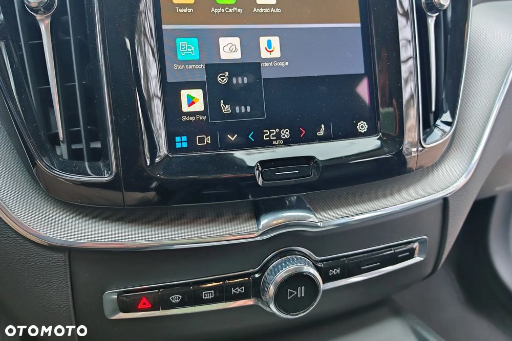 Volvo XC 60 B4 D AWD Plus Dark - 32