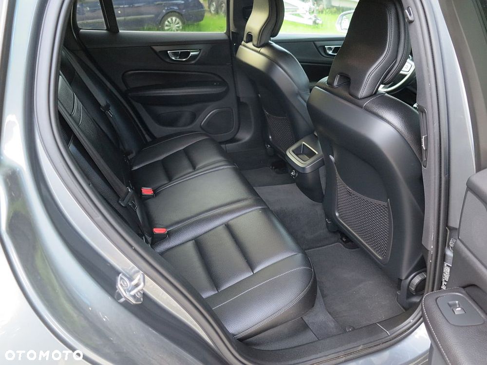 Volvo V60 D3 Momentum - 16
