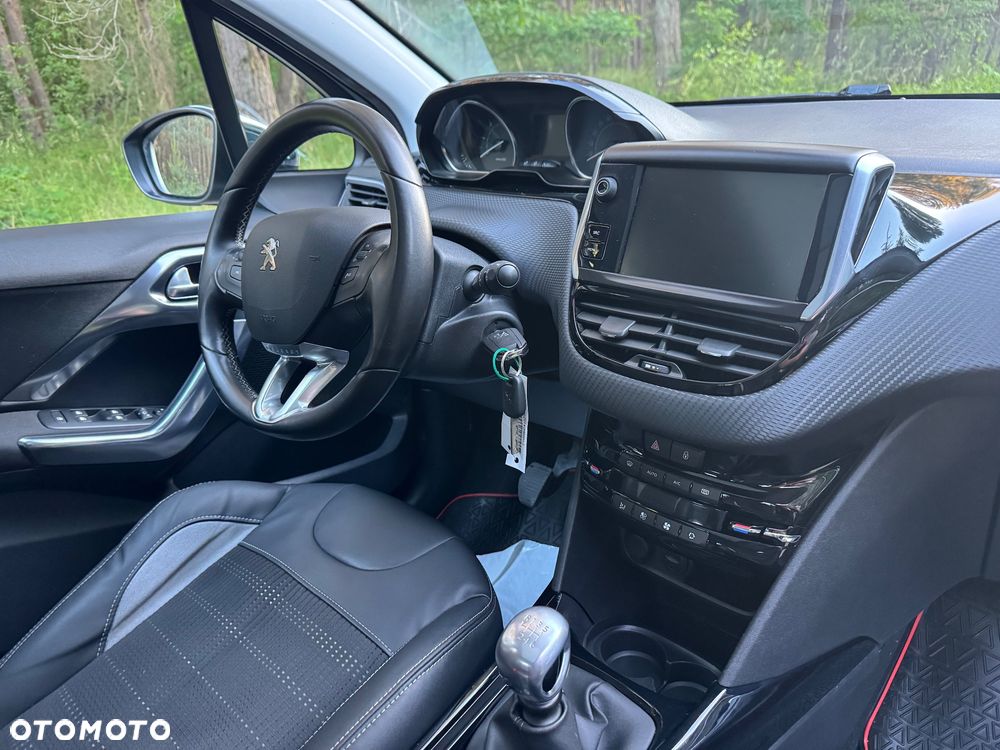 Peugeot 2008 1.6 BlueHDi Allure S&S - 12