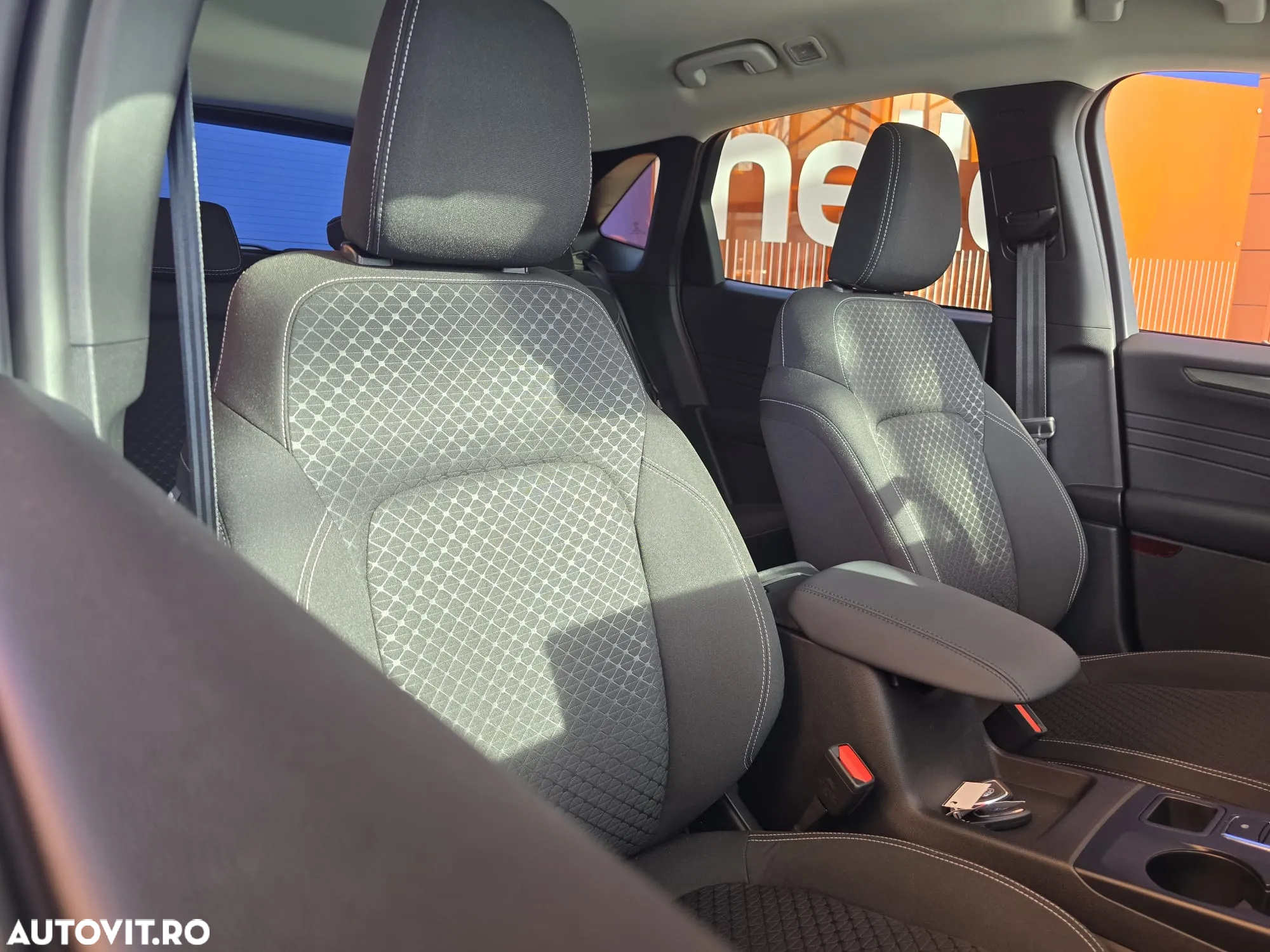 Ford Kuga - 24