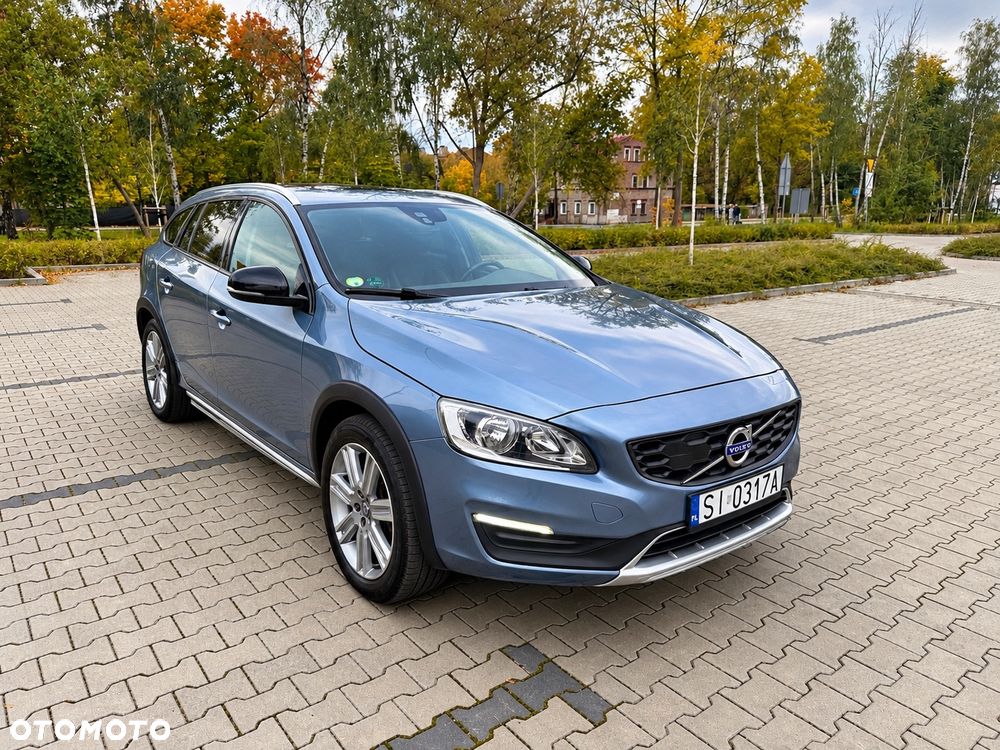 Volvo V60 Cross Country - 10