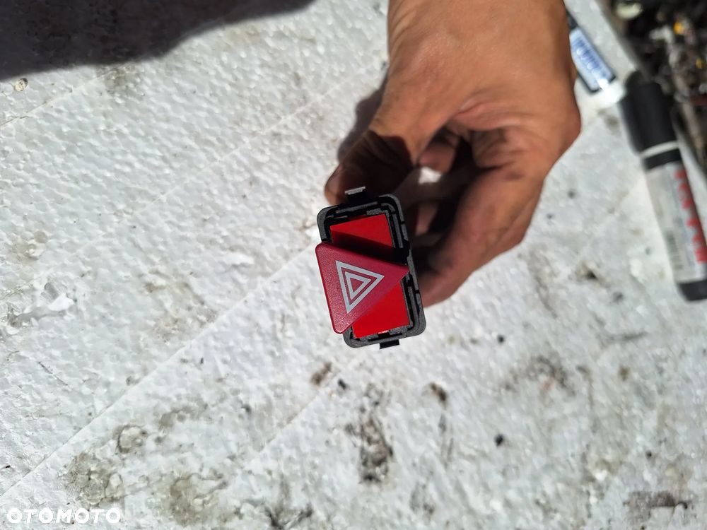 Audi A4 B5 lift przełącznik świateł awaryjnych   (83/15) - 5