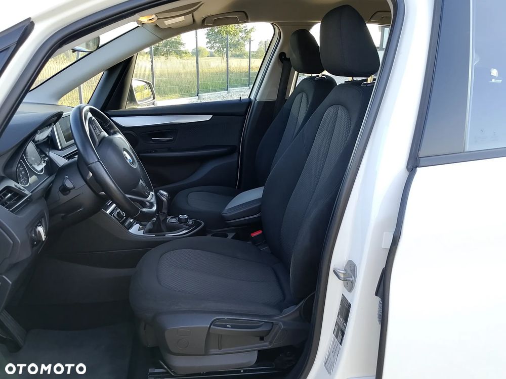 BMW Seria 2 218d Sport Line - 34