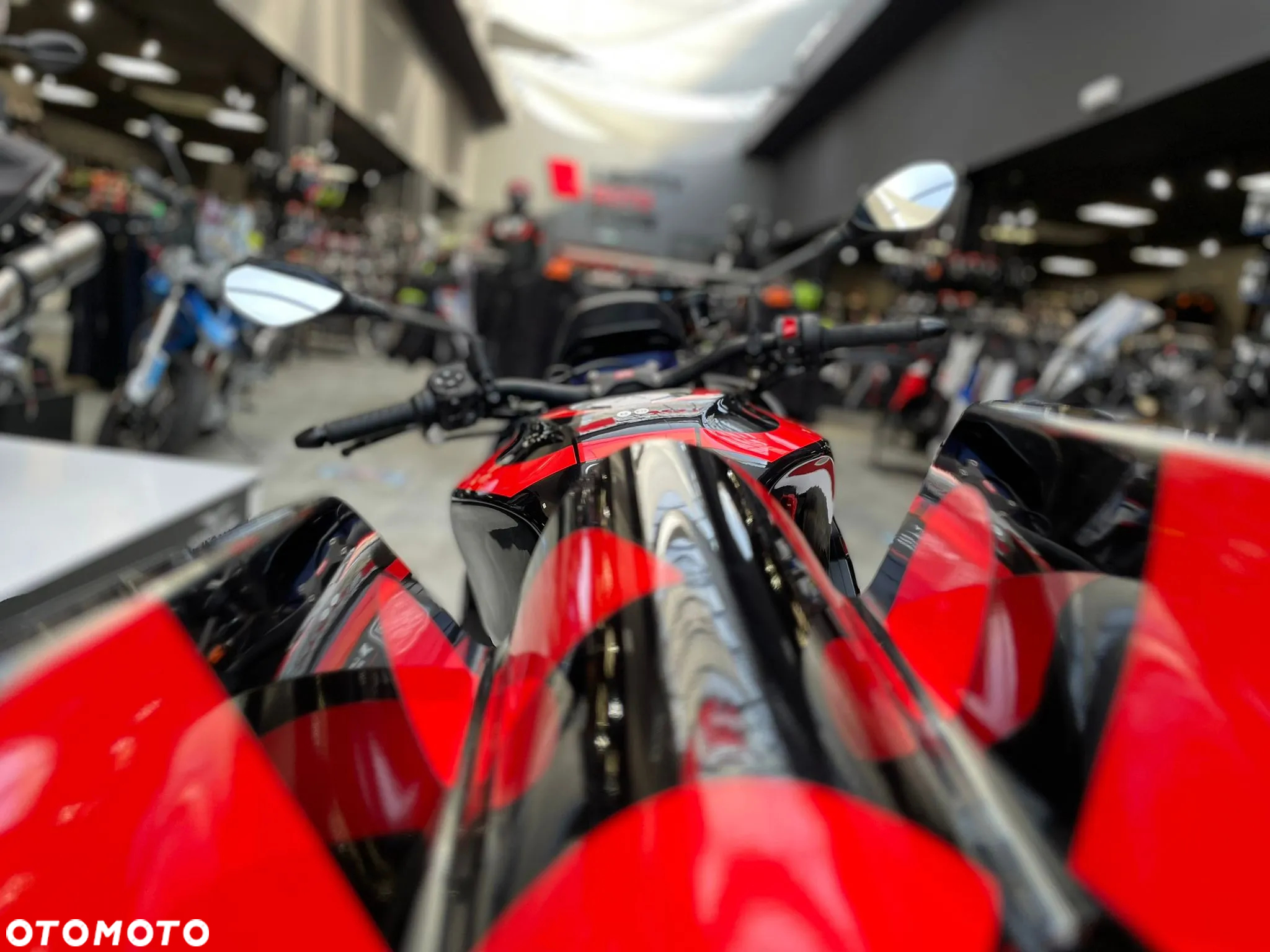 Aprilia Tuono - 12