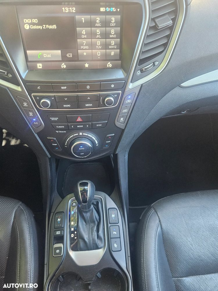 Hyundai Grand Santa Fe - 21