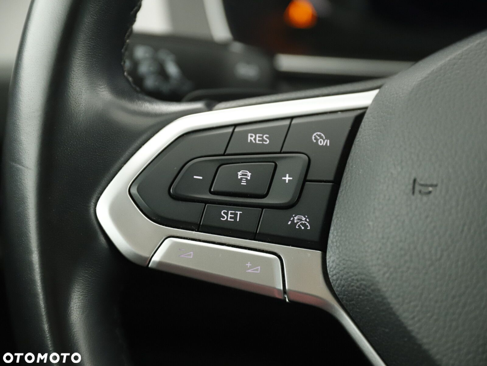 Volkswagen Passat - 16
