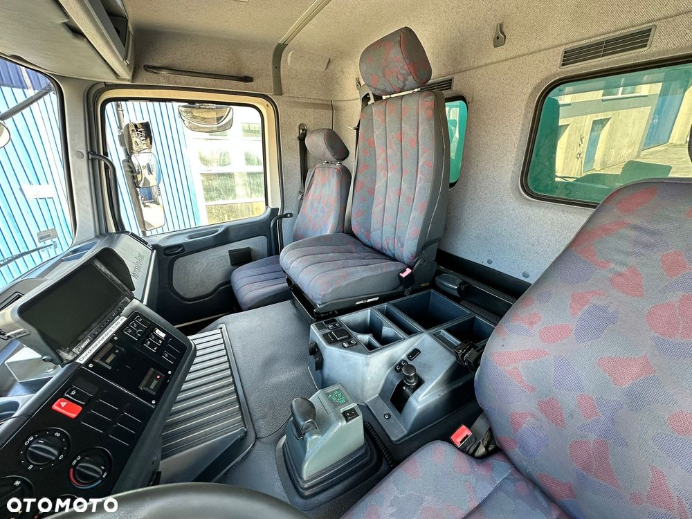 Mercedes-Benz Actros 6x2 - 18