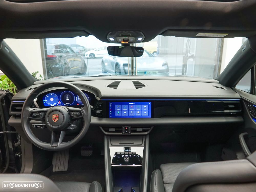 Porsche Macan Electric 4 - 23
