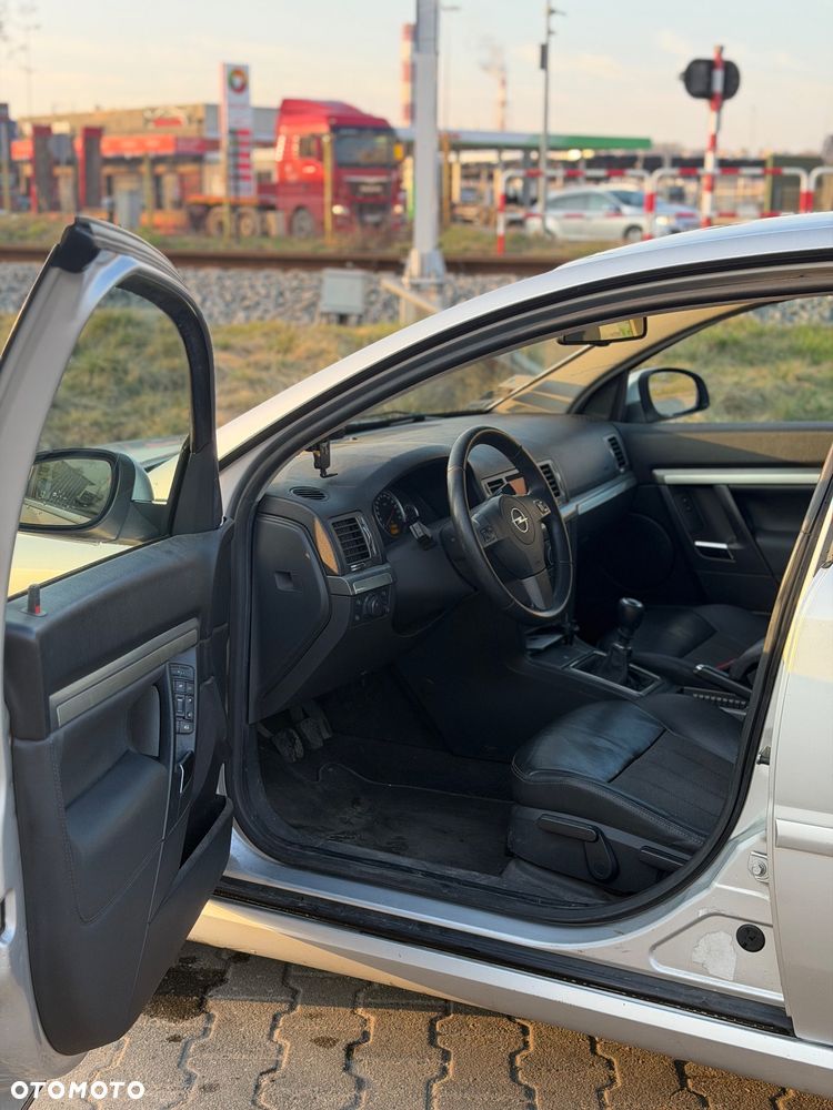 Opel Vectra 1.9 CDTI Cosmo - 11