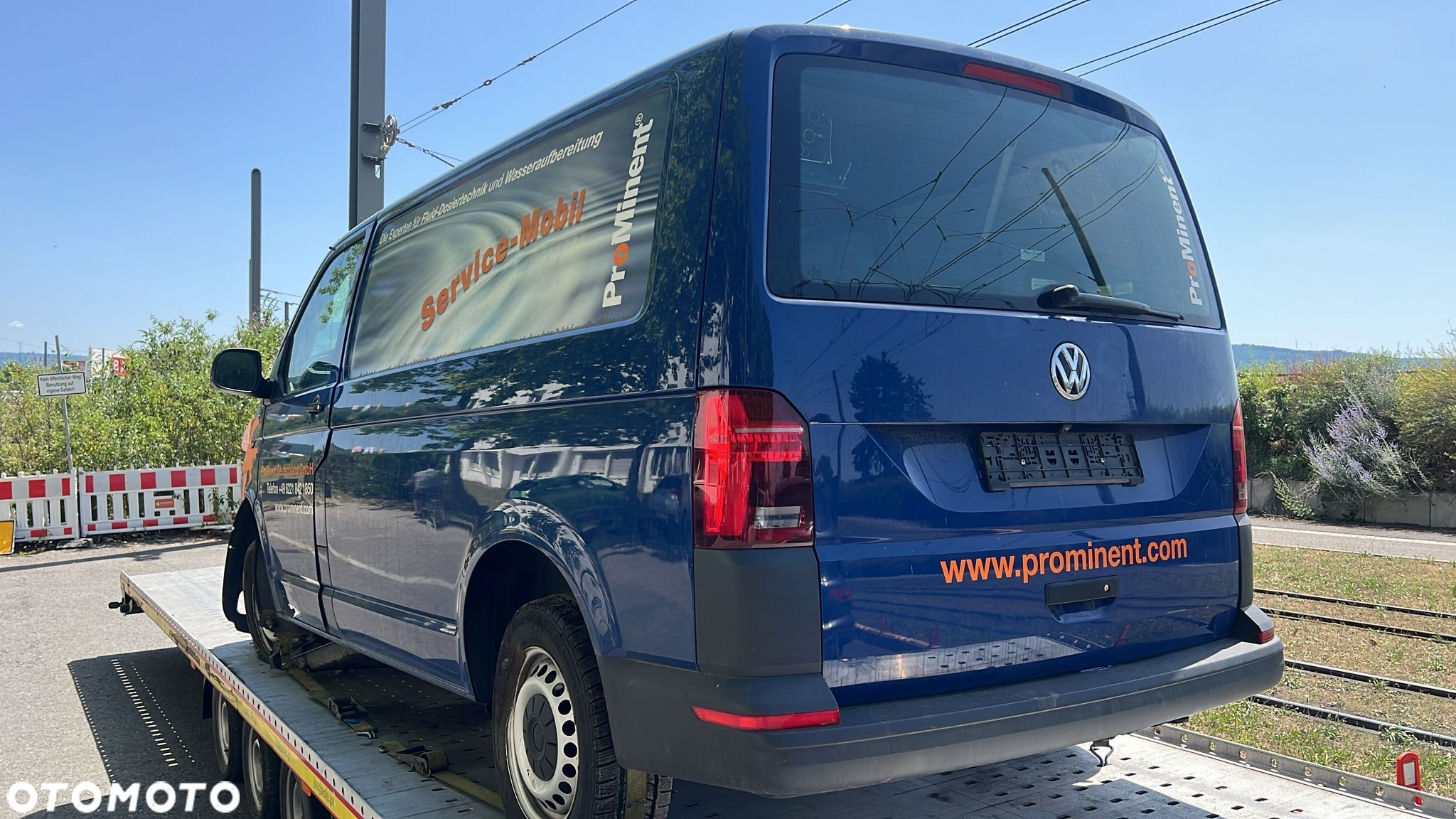 Volkswagen Transporter - 1