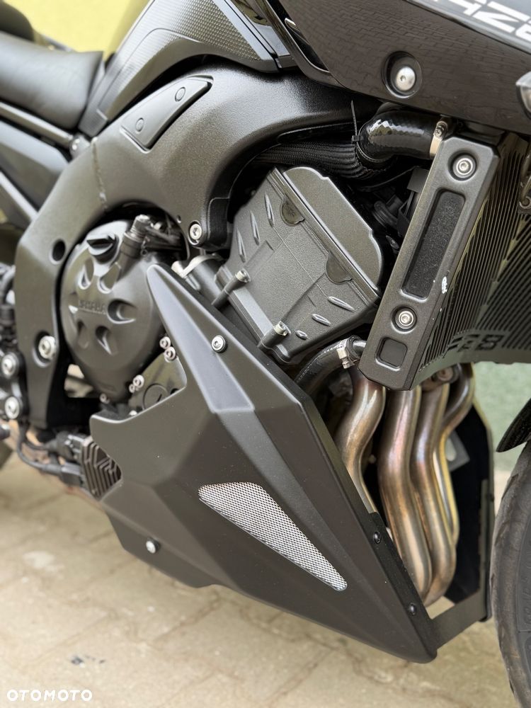 Yamaha FZ8 - 5