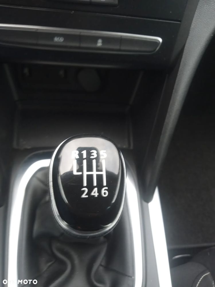 Renault Megane ENERGY TCe 100 LIMITED - 21