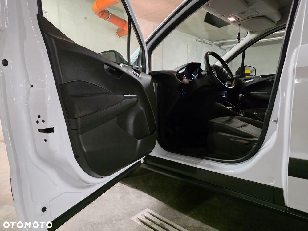 Ford Transit Courier Ambiente - 12