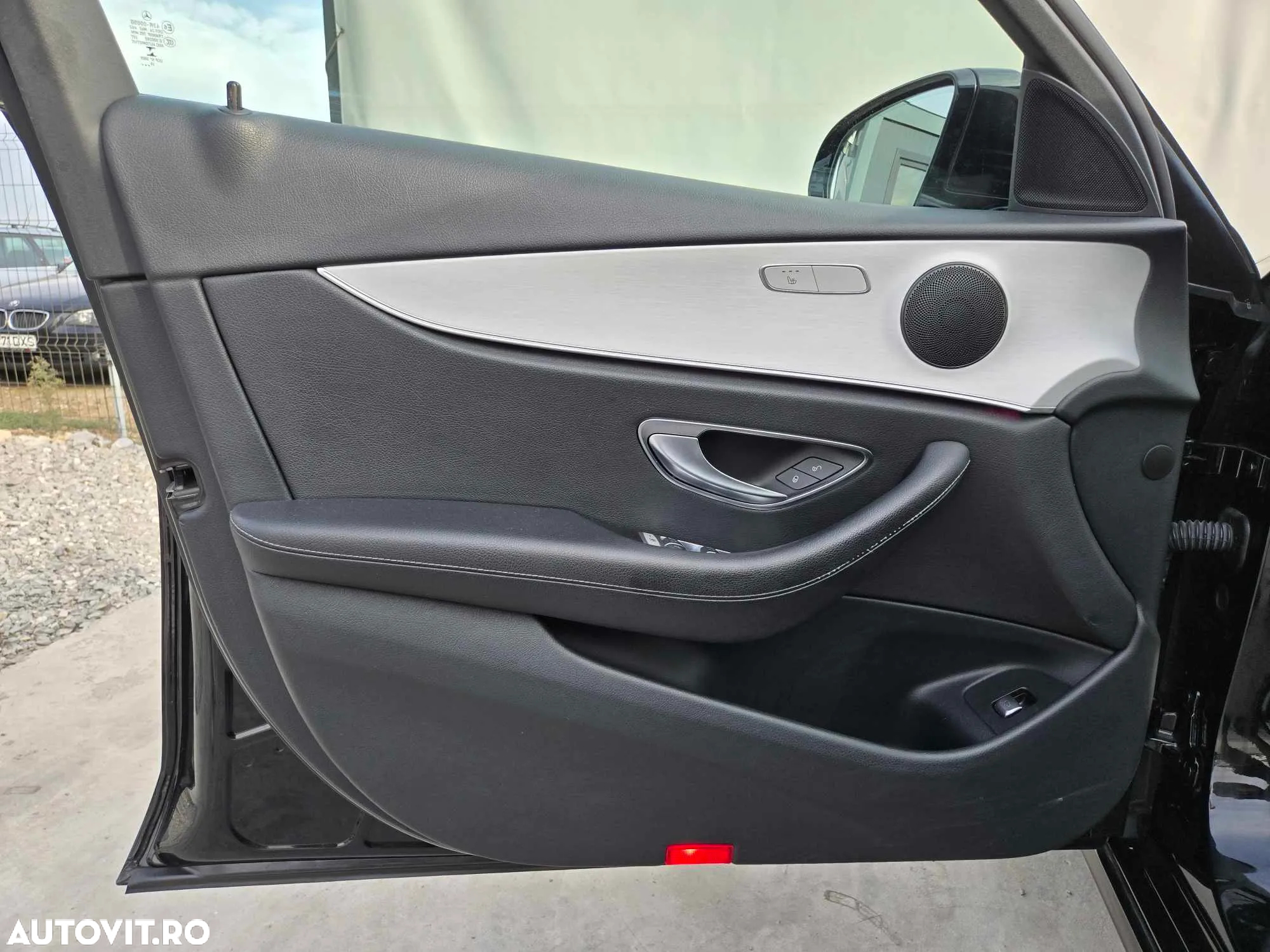 Mercedes-Benz E 220 d T 9G-TRONIC Avantgarde - 23