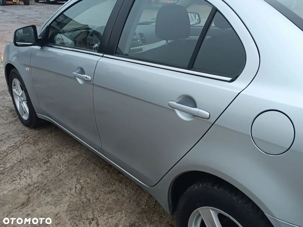 Mitsubishi Lancer - 11