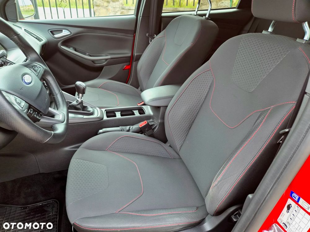 Ford Focus 1.0 EcoBoost ST-Line Red ASS - 11