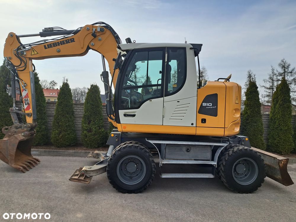 Liebherr 910 Compact - 2