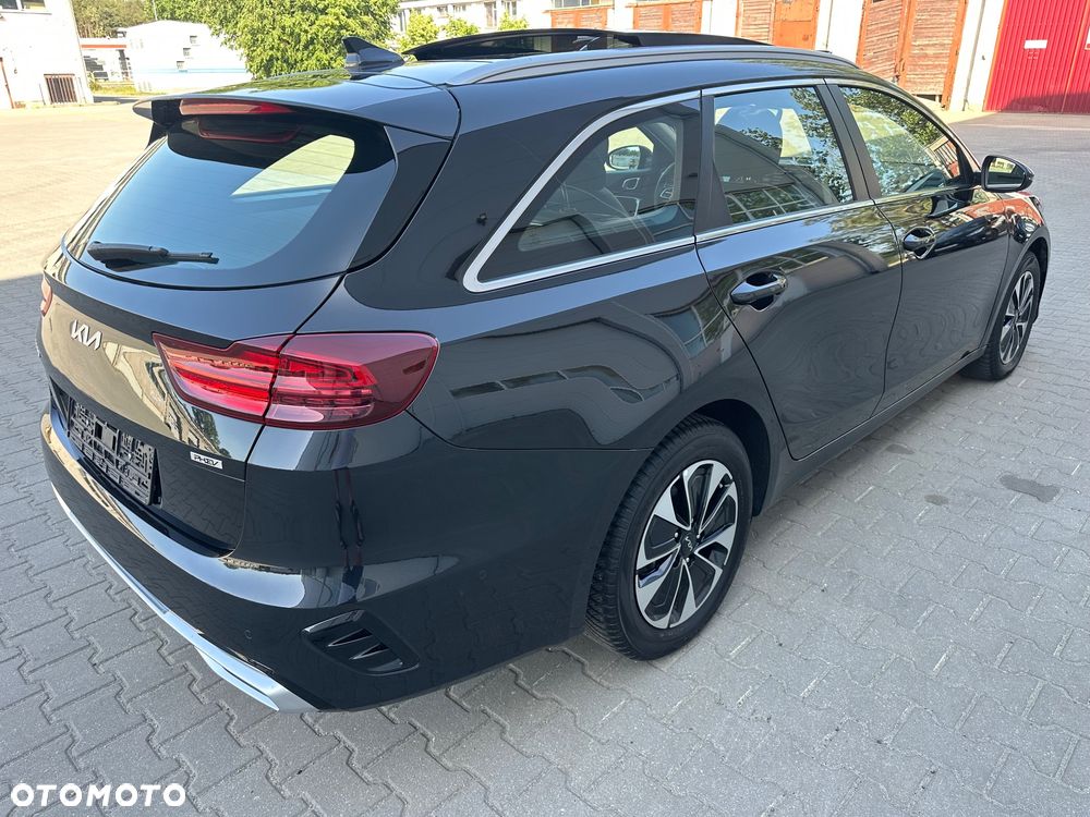 Kia Ceed - 8