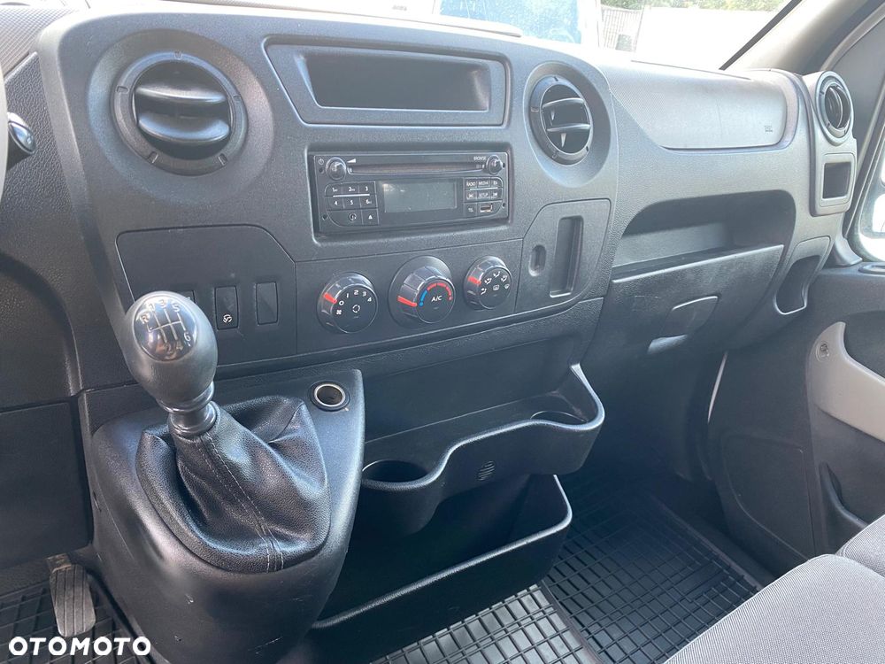 Nissan NV400 - 23