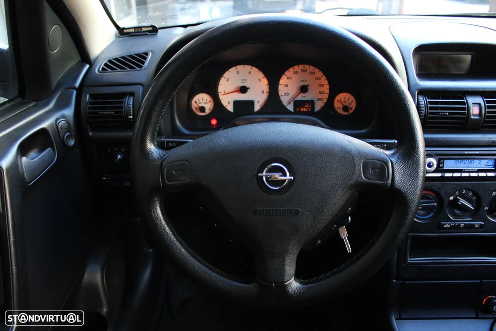 Opel Astra 1.6i Sport - 29