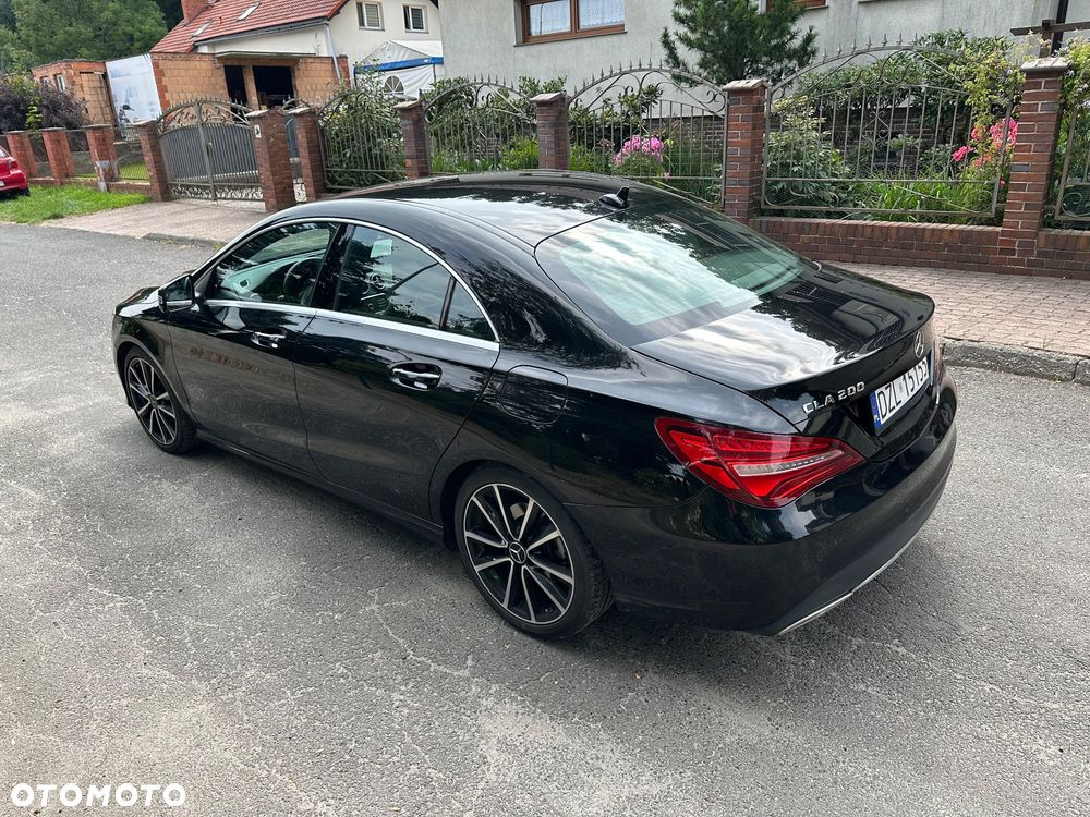 Mercedes-Benz CLA 200 7G-DCT Urban - 14