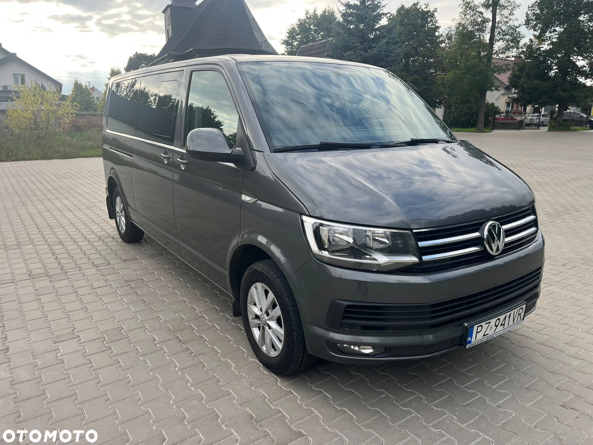 Volkswagen Caravelle 2.0 TDI L2 Comfortline - 2