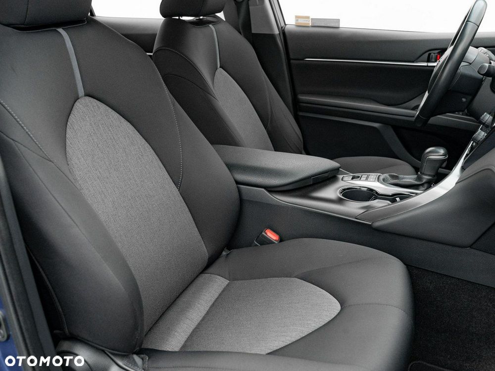 Toyota Camry - 29