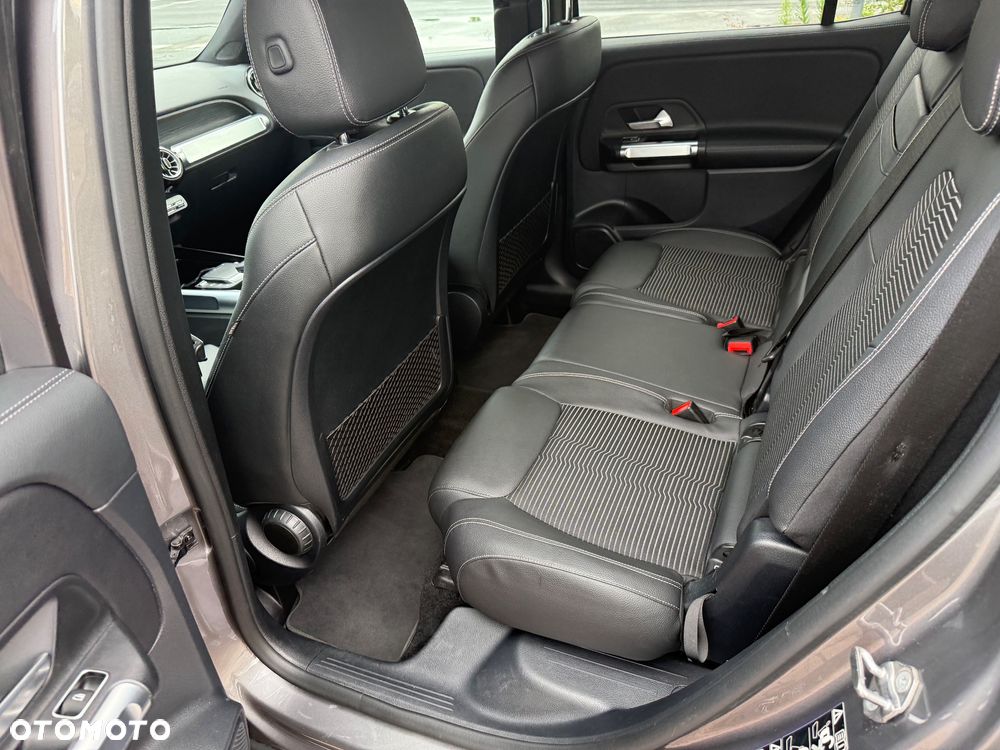 Mercedes-Benz GLB 200 d AMG Line 8G-DCT - 12