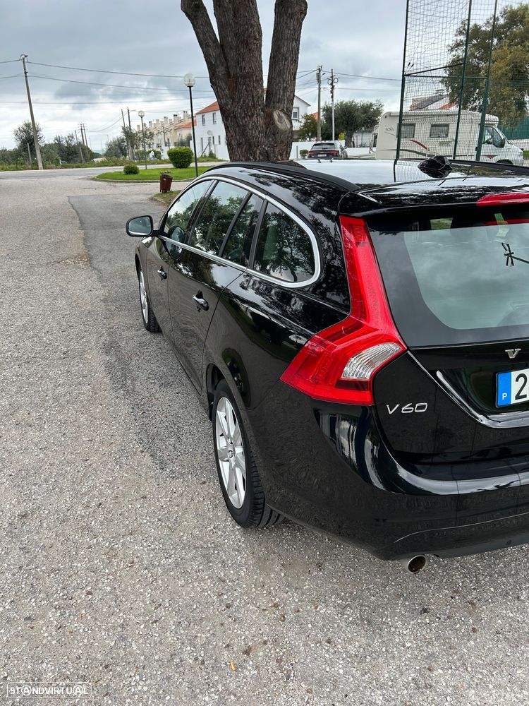 Volvo V60 2.0 D2 Momentum - 9