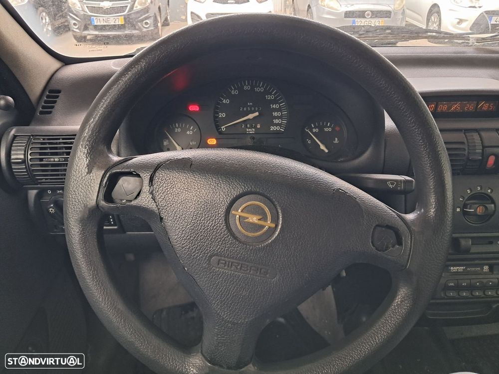 Opel Corsa 1.0 - 6