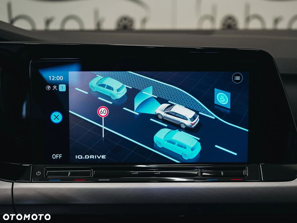 Volkswagen Golf - 24