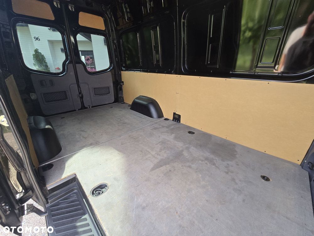 Mercedes-Benz Sprinter - 31