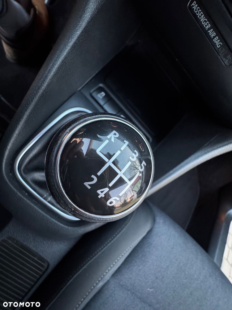 Volkswagen Golf - 14