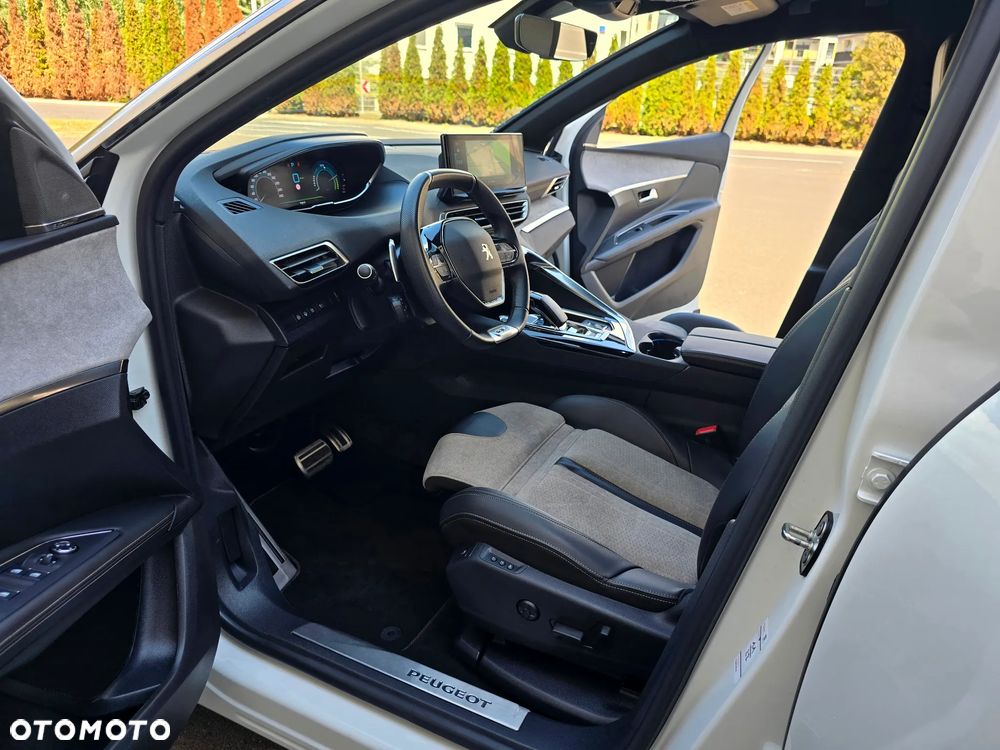 Peugeot 3008 1.6 PureTech HYbrid GT Line S&S EAT8 - 22
