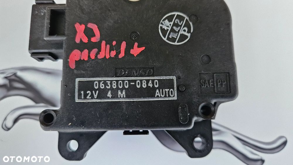 Jaguar XJ 351 Silniczek nagrzewnicy dmuchawy  063800-0840 DENSO - 3